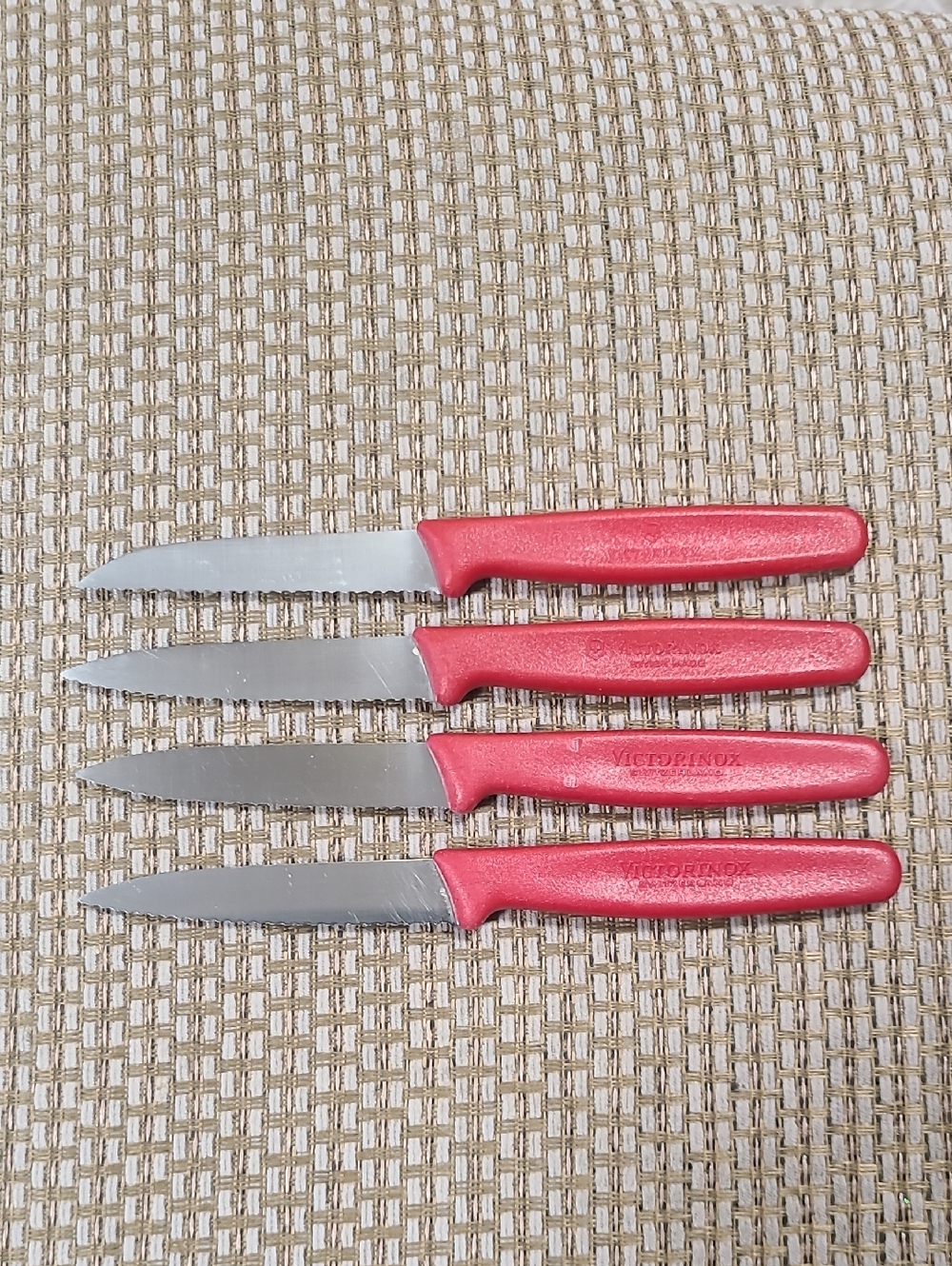 Victorinox Red Handles Steak Knives Serrated Set of 4 Kitchen Cooking Cutlery